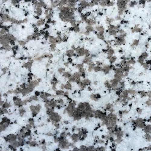 Большой белый цветок