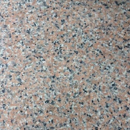 облицовка из искусственного камня красного гранита