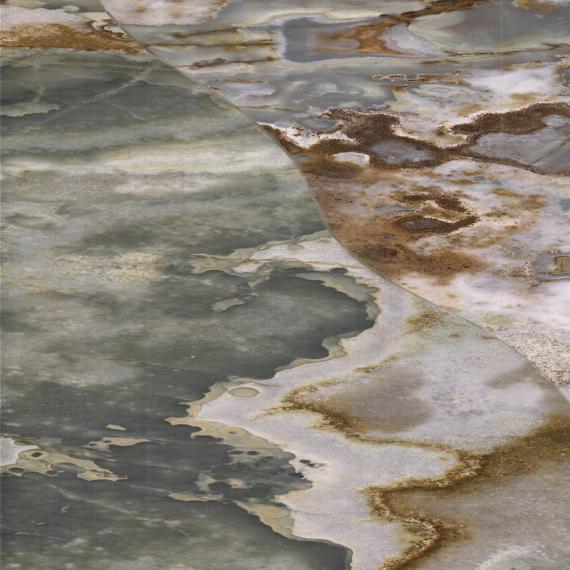 Темно-зеленый оникс